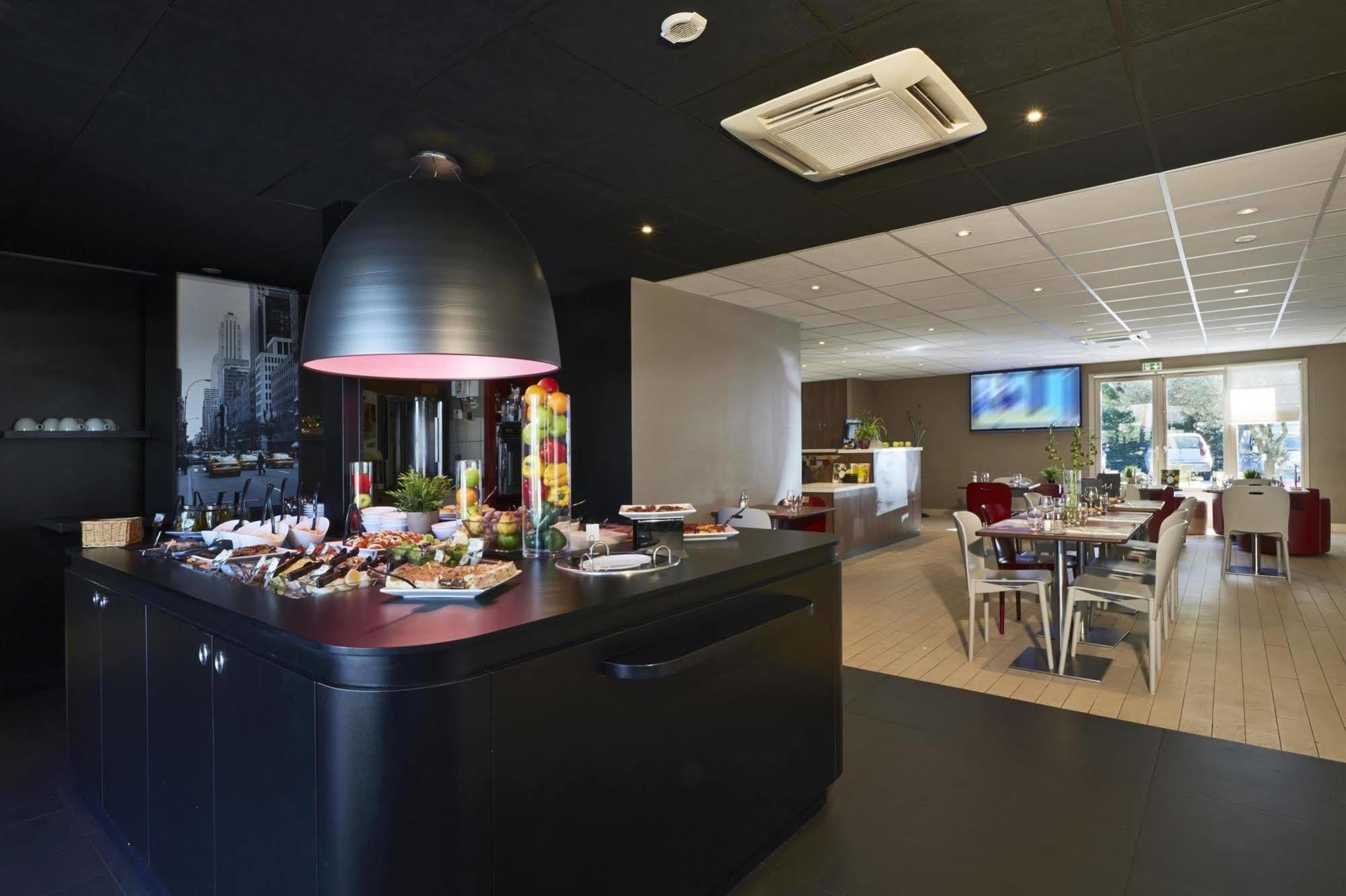 Campanile Lyon Sud Hotel 3*